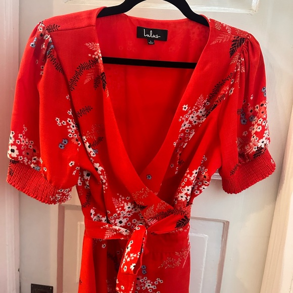 Lulus red, floral print wrap dress v neck short puff sleeve midi length sz L(10) - Picture 2 of 12